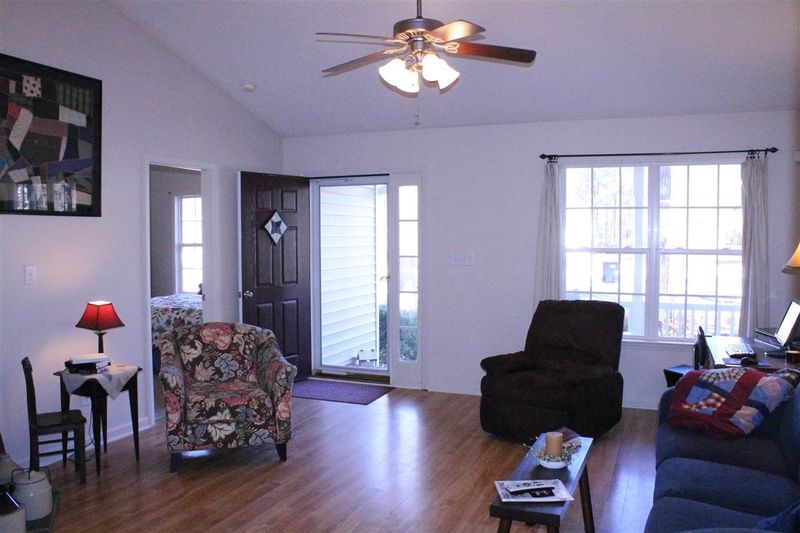 431 Spaniel Ln, Clayton, NC 27520