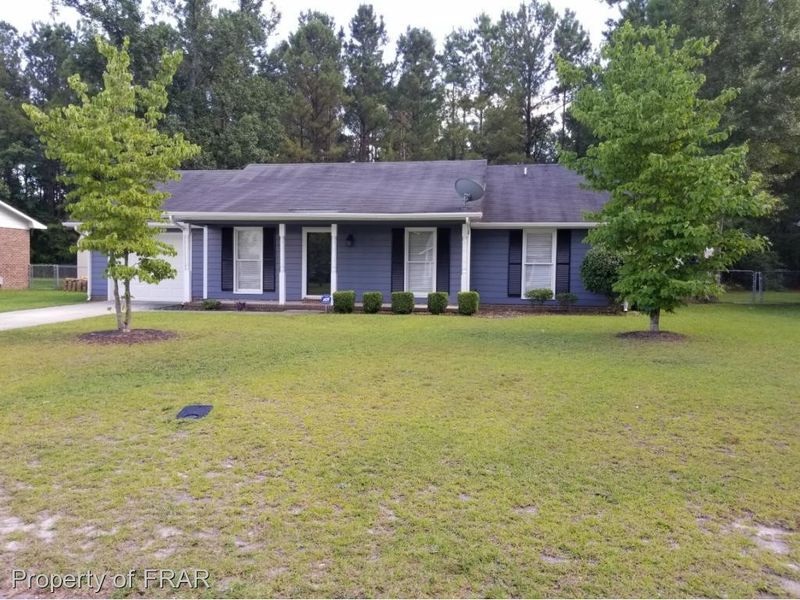 4313 Bridge St, Hope Mills, NC 28348