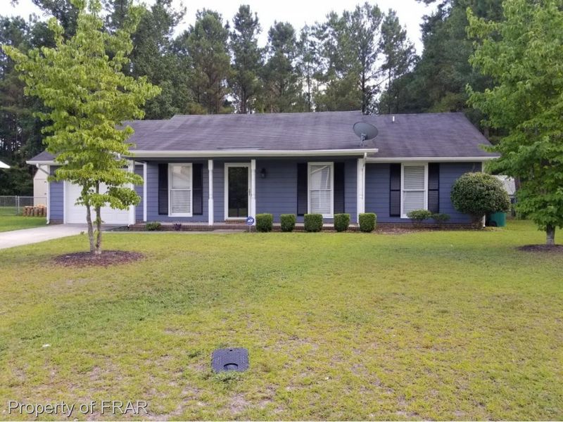 4313 Bridge St, Hope Mills, NC 28348