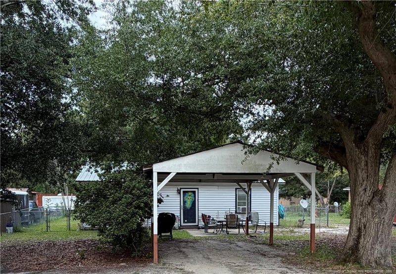 4313 Calhoun Dr, Hope Mills, NC 28348