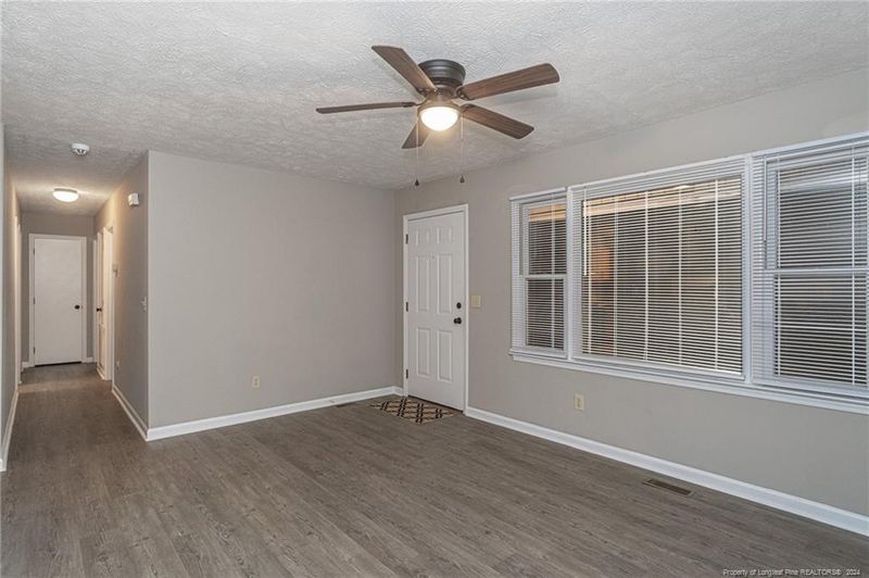 4315 Bridge St, Hope Mills, NC 28348