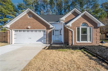 4317 Buckhurst Dr, Hope Mills, NC 28348