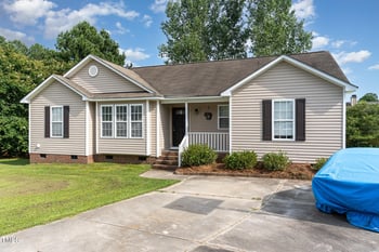 432 Barn View Ct, Fuquay Varina, NC 27526