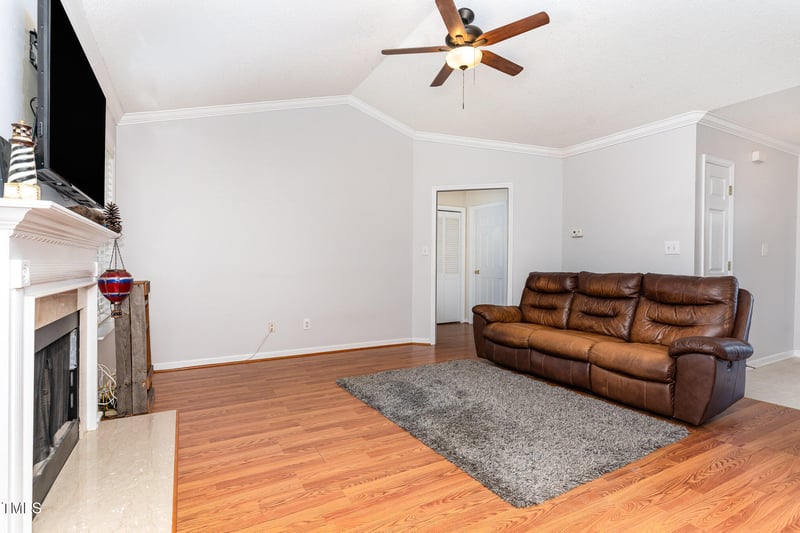 432 Barn View Ct, Fuquay Varina, NC 27526