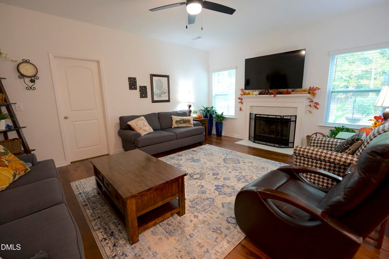 432 Bent Willow Dr, Clayton, NC 27527