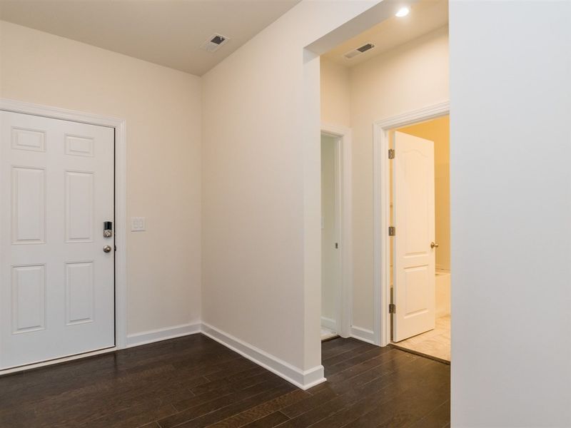 432 Oaks End Dr, Holly Springs, NC 27540