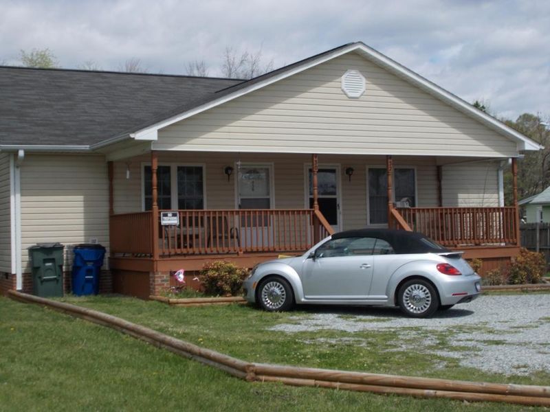 432 E Parker St, Graham, NC 27253