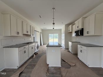 432 Springtooth Dr, Zebulon, NC 27597