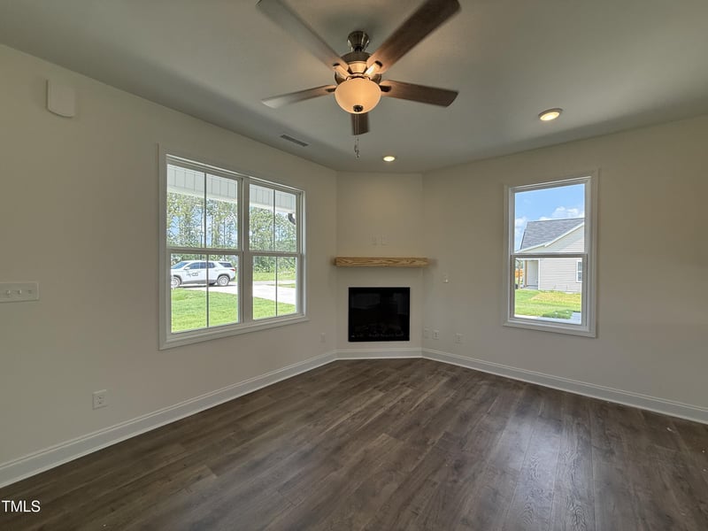 432 Springtooth Dr, Zebulon, NC 27597