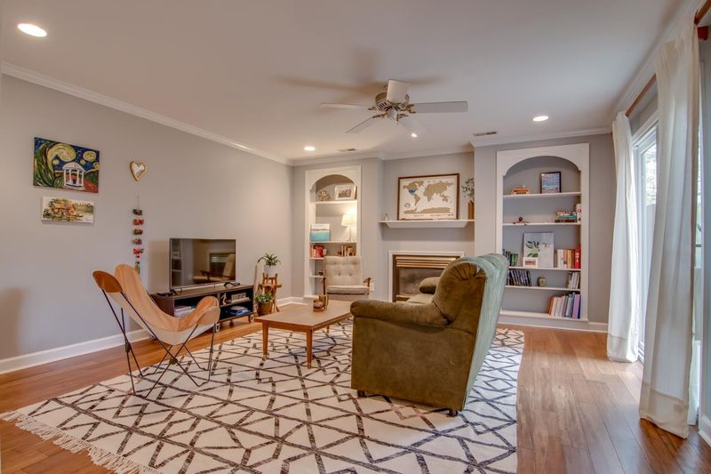 432 Summerwalk Cir #432, Chapel Hill, NC 27517