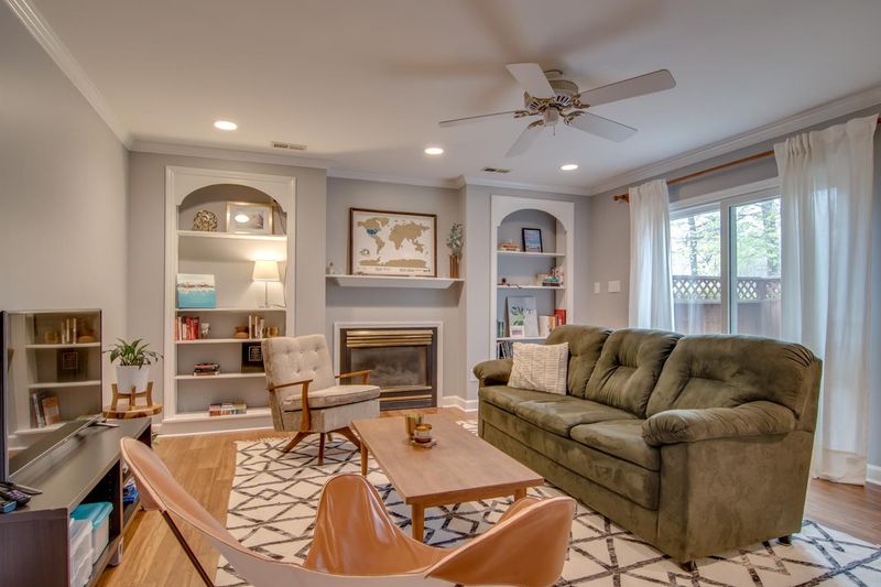 432 Summerwalk Cir #432, Chapel Hill, NC 27517