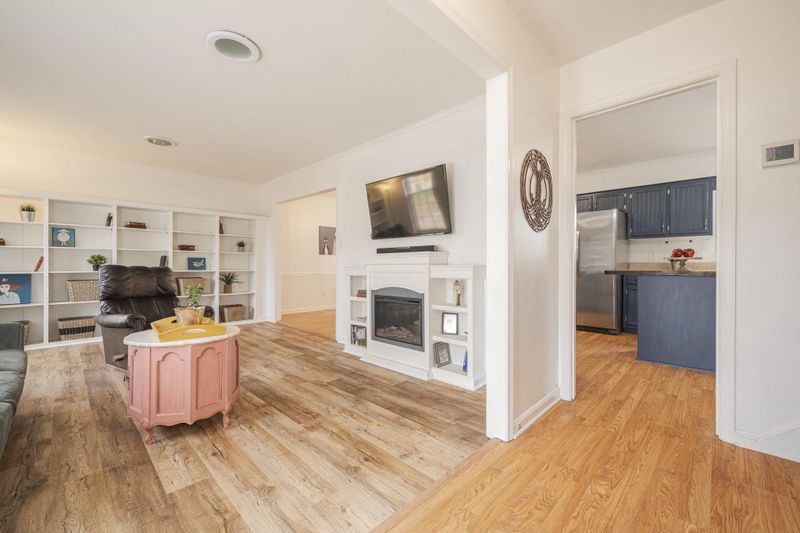 4321 Craddock Rd, Raleigh, NC 27613