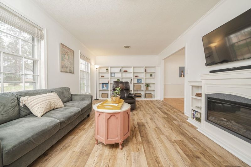 4321 Craddock Rd, Raleigh, NC 27613