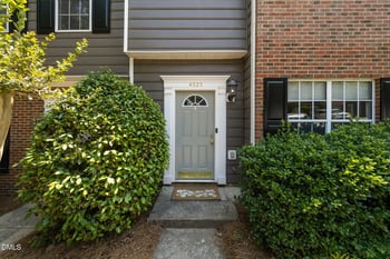 4323 Pine Springs Ct, Raleigh, NC 27613