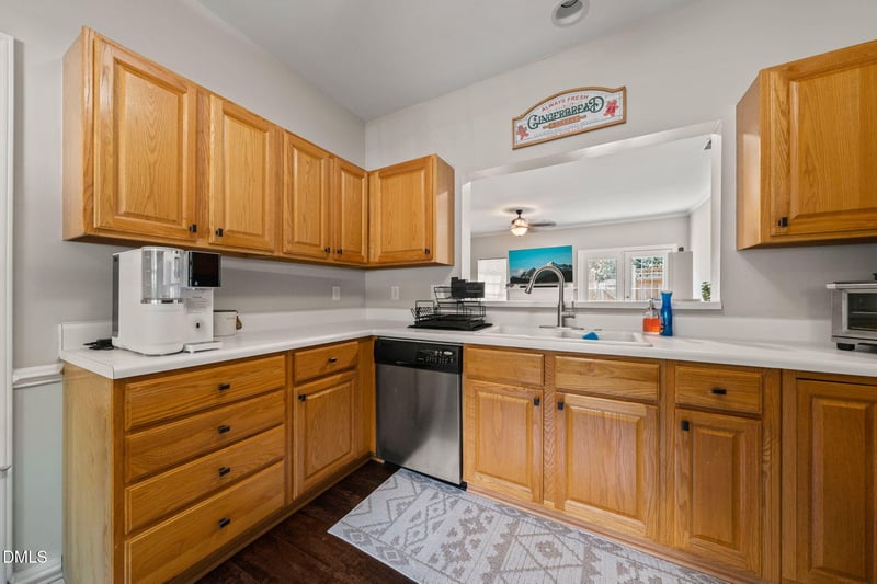 4323 Pine Springs Ct, Raleigh, NC 27613