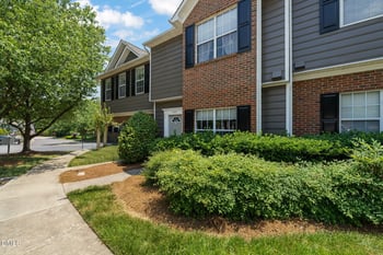 4323 Pine Springs Ct, Raleigh, NC 27613