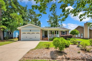 4327 Falls Dr, Hope Mills, NC 28348