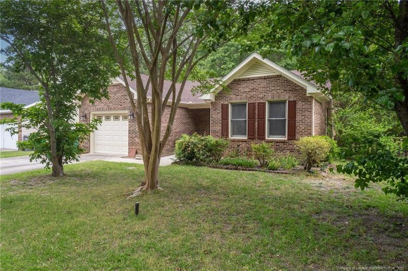 4327 Haskell Dr, Hope Mills, NC 28348