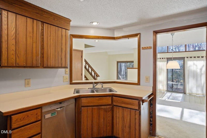 4329 Southwind Dr, Raleigh, NC 27613