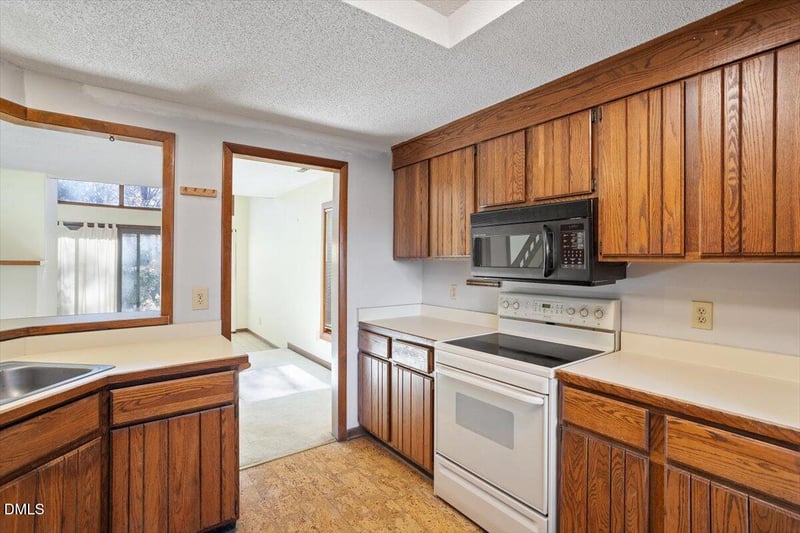 4329 Southwind Dr, Raleigh, NC 27613