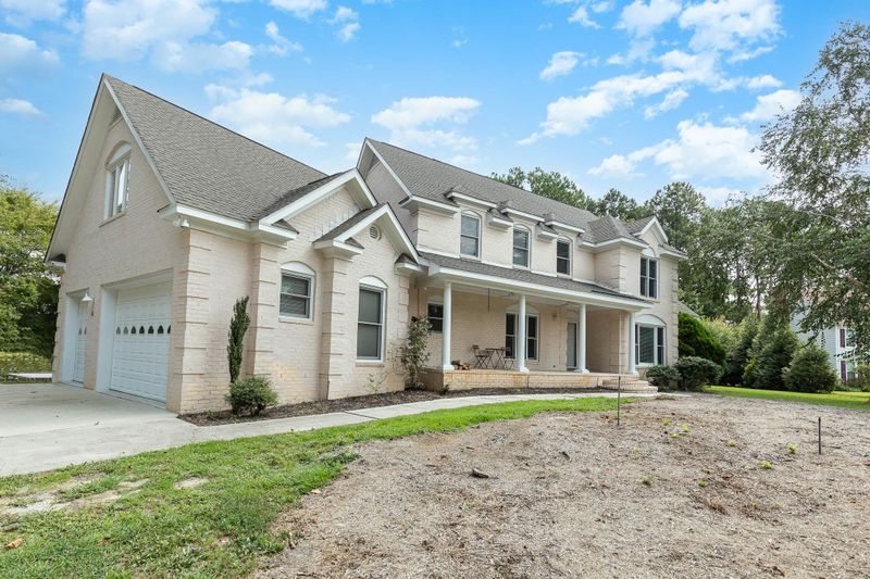 433 Foxwood Dr, Hope Mills, NC 28348