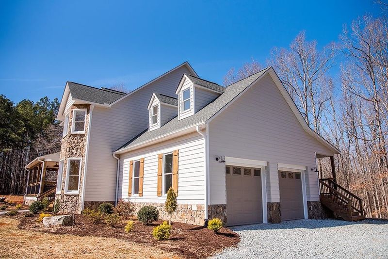 433 Noah Davis Rd, Roxboro, NC 27574