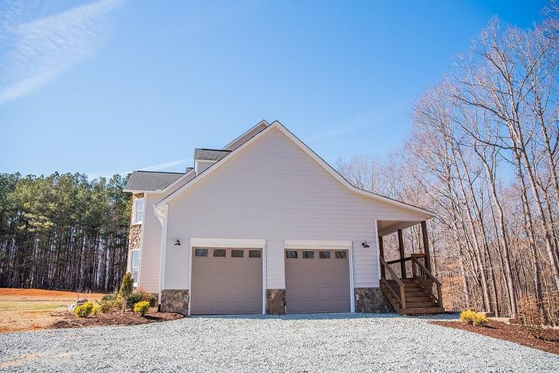 433 Noah Davis Rd, Roxboro, NC 27574