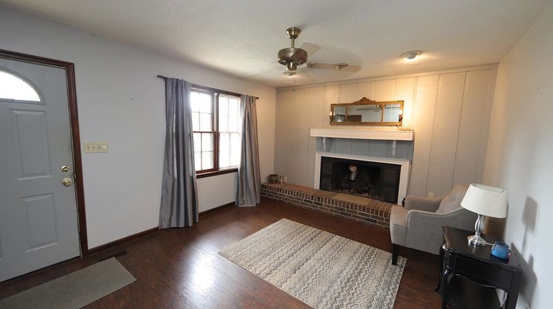433 Park Ave, Youngsville, NC 27596