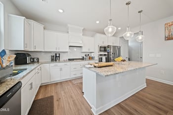 433 Reinsman Ct, Mebane, NC 27302