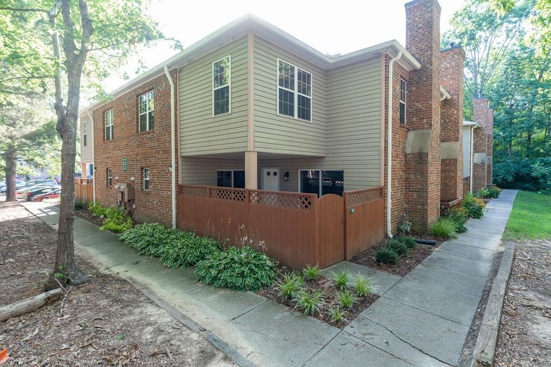 433 Summerwalk Cir, Chapel Hill, NC 27517