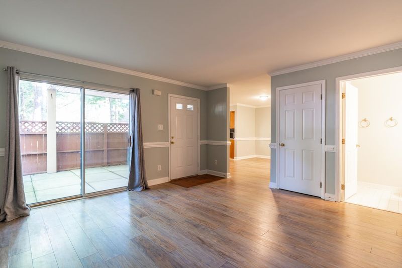 433 Summerwalk Cir, Chapel Hill, NC 27517