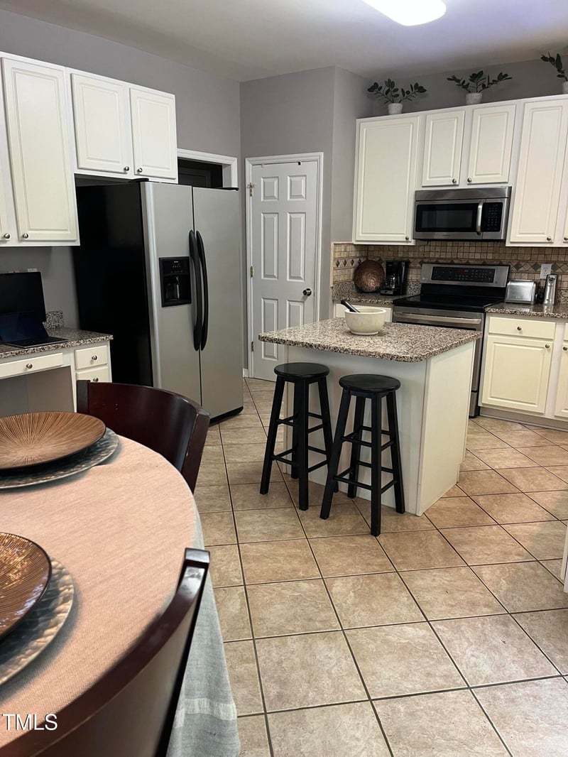 433 Turnberry Dr, Mebane, NC 27302