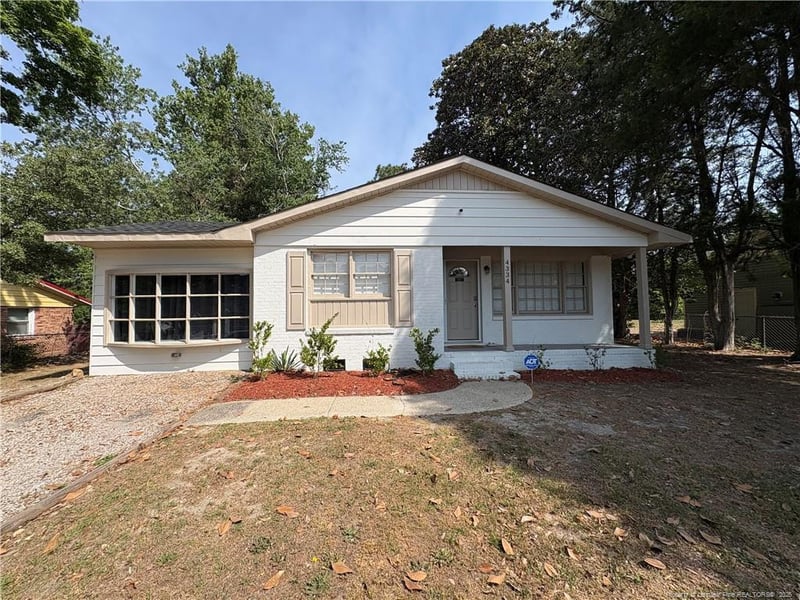 4334 Forestview Dr, Fayetteville, NC 28304