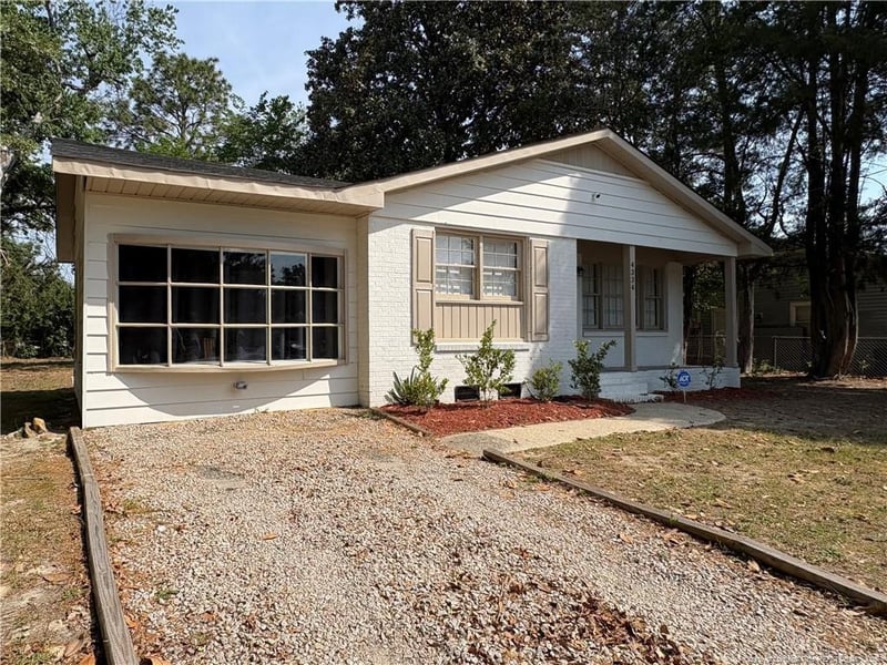 4334 Forestview Dr, Fayetteville, NC 28304
