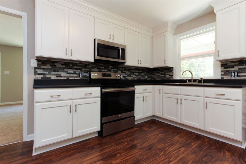 434 Glenbrook Dr, Raleigh, NC 27610