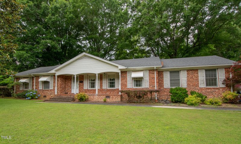 434 Shadowbrook Dr, Burlington, NC 27215