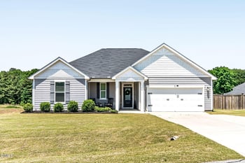 434 Windy Farm Dr, Fuquay Varina, NC 27526