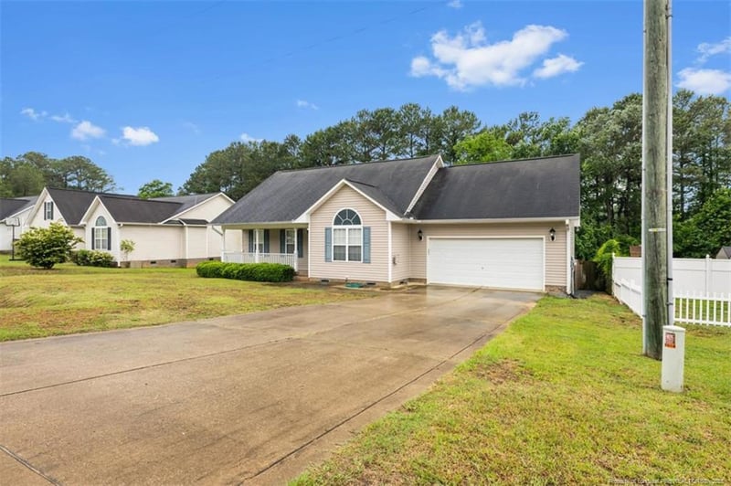 4340 Wavetree Dr, Fayetteville, NC 28306