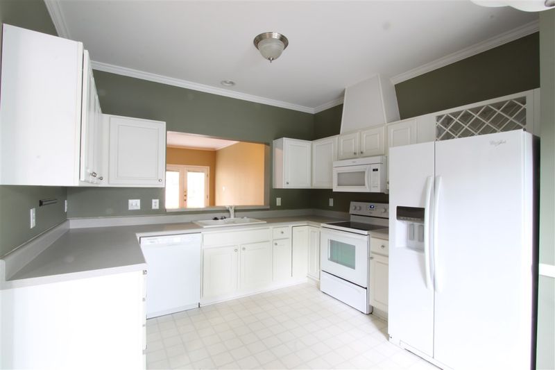 4342 Pine Springs Ct, Raleigh, NC 27613