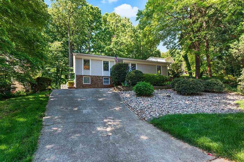 4345 Pickwick Dr, Raleigh, NC 27613