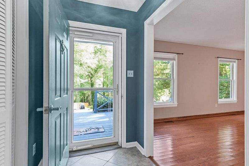 4345 Pickwick Dr, Raleigh, NC 27613