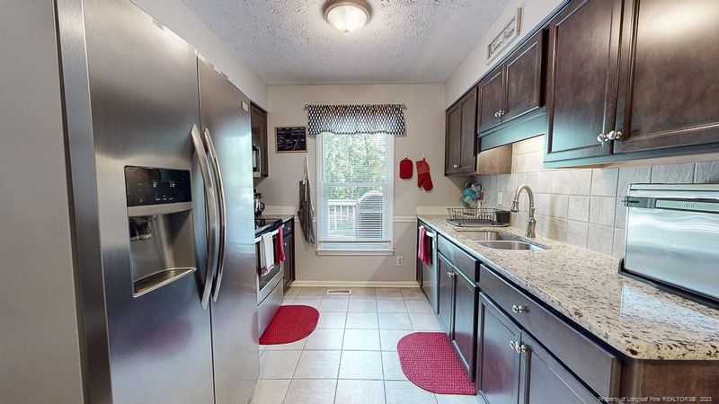 4348 Falls Dr, Hope Mills, NC 28348