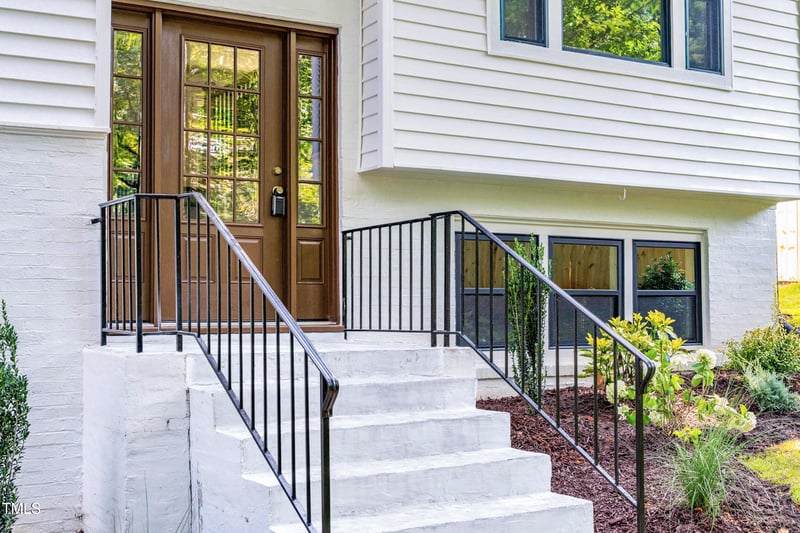 4349 Pickwick Dr, Raleigh, NC 27613