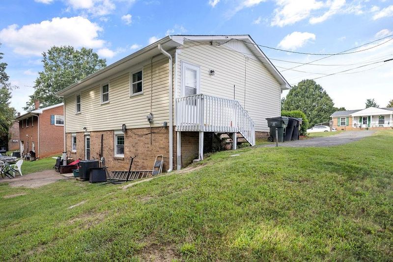435 Crescent Ave, Burlington, NC 27217