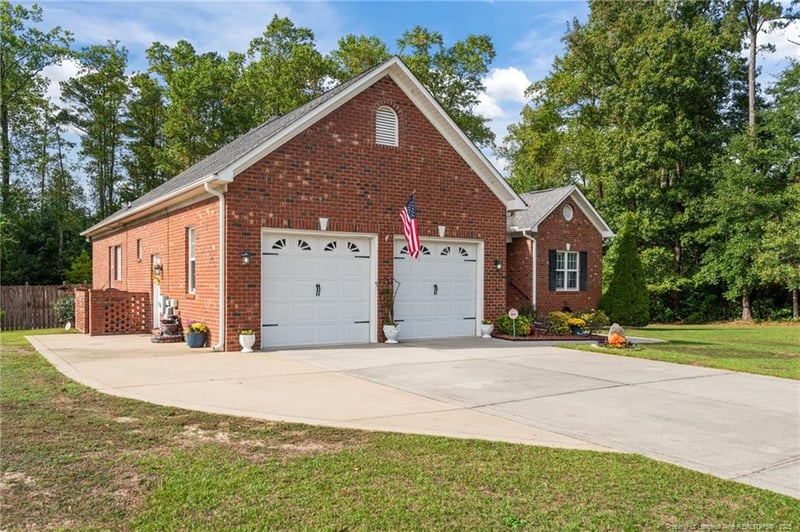 4350 Timber Grove Dr, Hope Mills, NC 28348