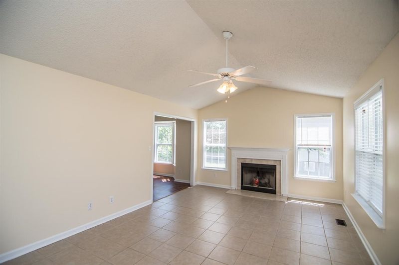 436 Barn View Ct, Fuquay Varina, NC 27526