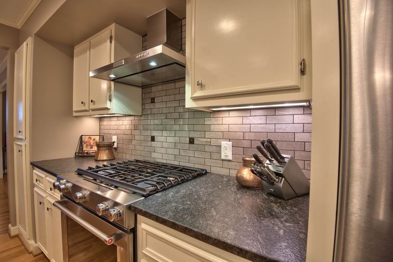 437 W Carr, Mebane, NC 27302