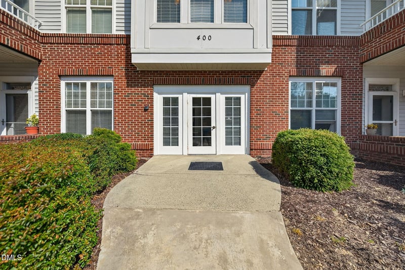 437 Eyam Hall Ln, Apex, NC 27502