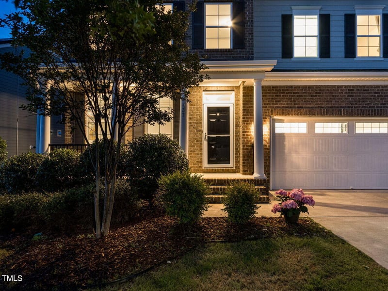 437 Henmore Brook Dr, Cary, NC 27519