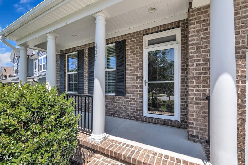 437 Henmore Brook Dr, Cary, NC 27519